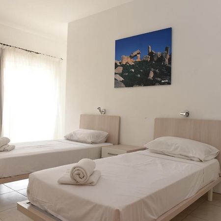 Hortensia 2 Bedroom Apartment St. Paul's Bay Dış mekan fotoğraf