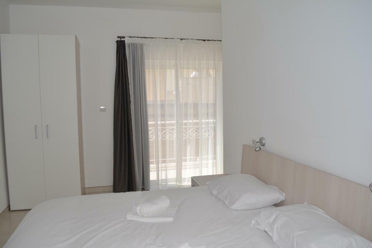 Hortensia 2 Bedroom Apartment St. Paul's Bay Dış mekan fotoğraf